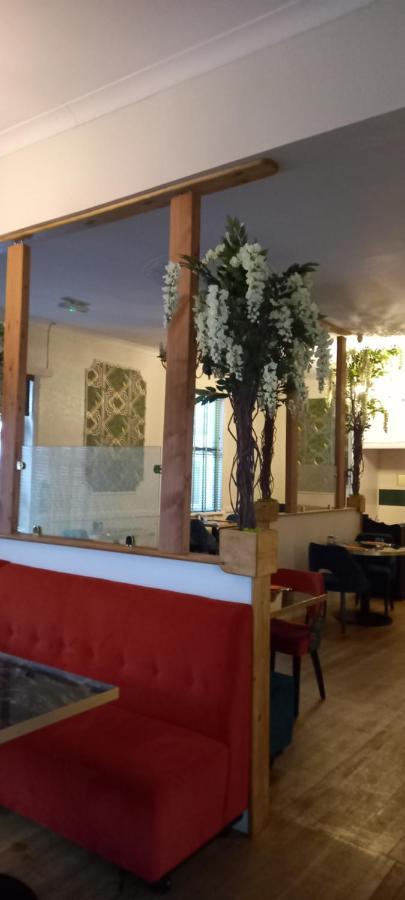 Royal Sportsman Hotel Porthmadog Bagian luar foto