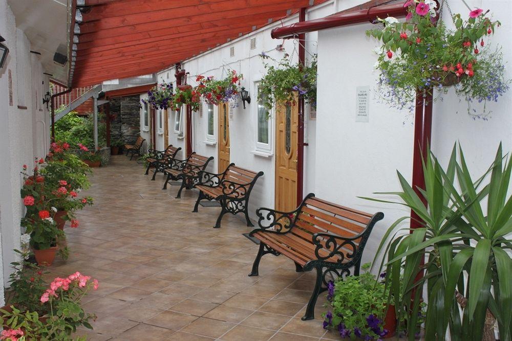 Royal Sportsman Hotel Porthmadog Bagian luar foto