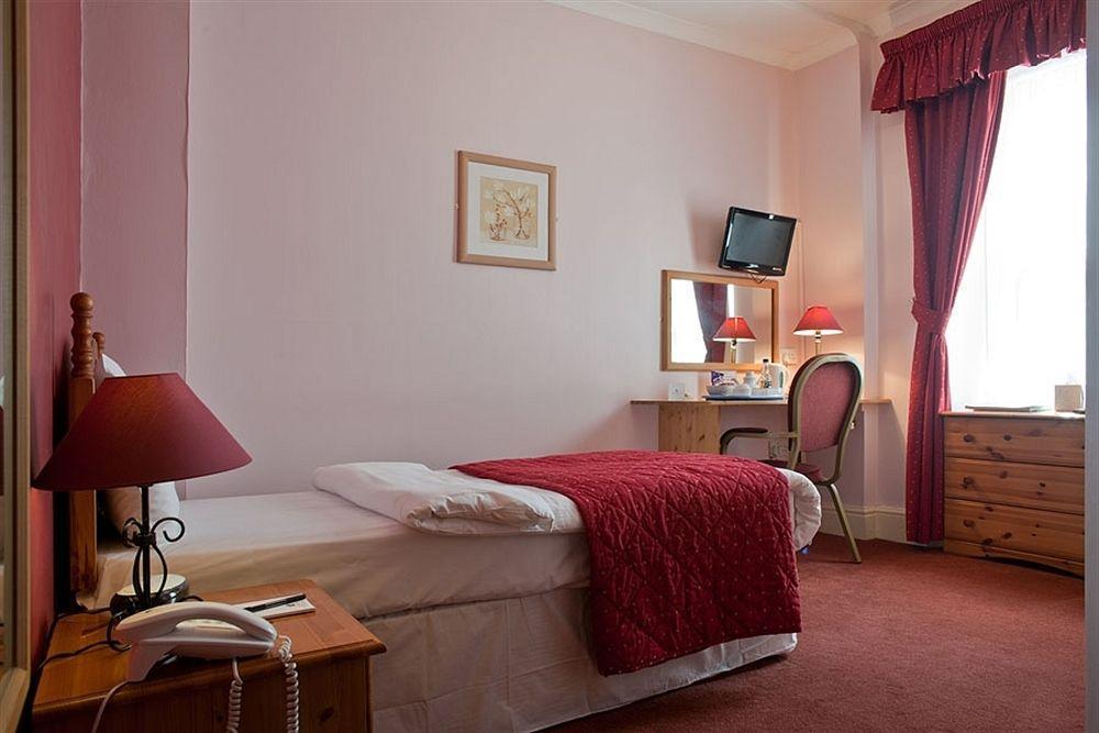 Royal Sportsman Hotel Porthmadog Bagian luar foto